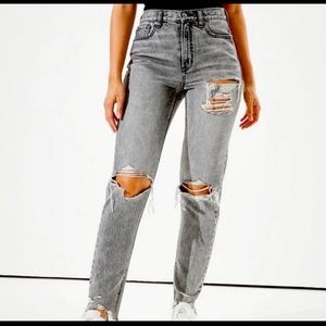 AE Mom Jeans Size 2 Long